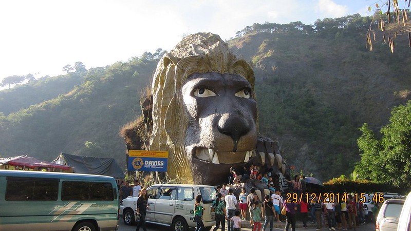 full-of-tourists